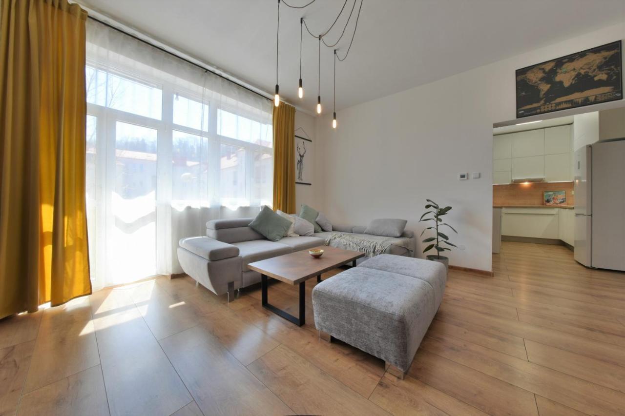 Big 75M2 Next To Opera Building In Direct Centrum, Air-Conditioned, Balcony, 24H Self Checking Banska Bystrica Bagian luar foto