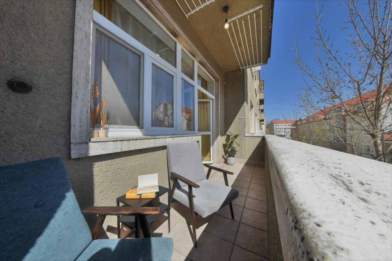 Big 75M2 Next To Opera Building In Direct Centrum, Air-Conditioned, Balcony, 24H Self Checking Banska Bystrica Bagian luar foto
