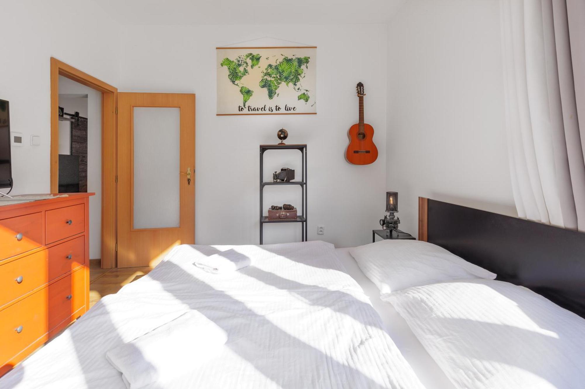 Big 75M2 Next To Opera Building In Direct Centrum, Air-Conditioned, Balcony, 24H Self Checking Banska Bystrica Bagian luar foto